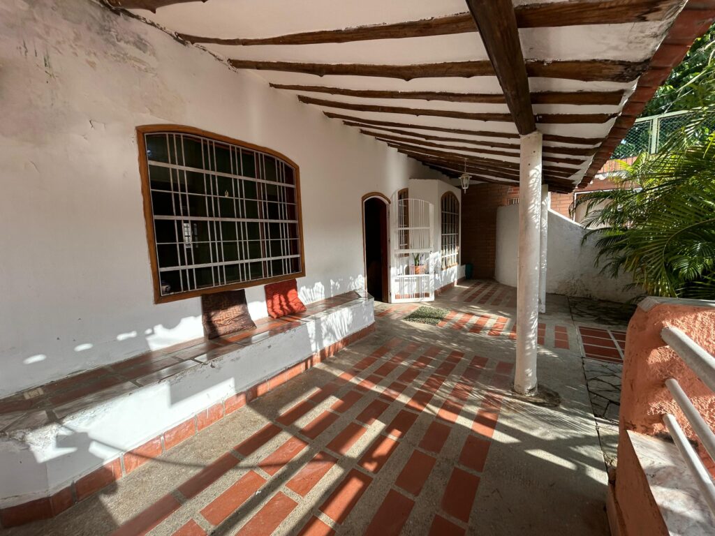 LOS ROBLES (15)
