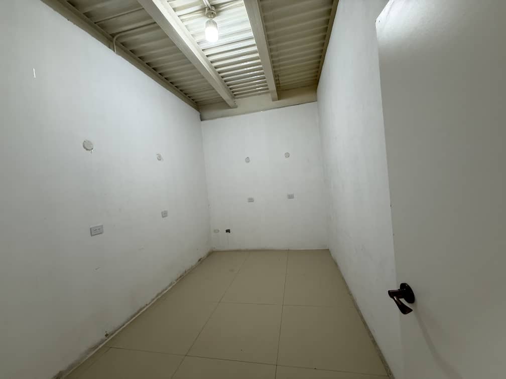 WhatsApp Image 2025-10-01 at 3.42.03 PM (2)