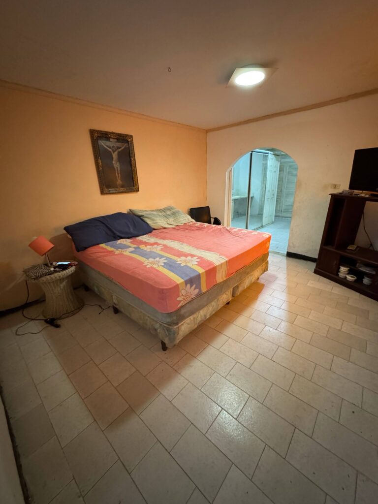 4997064814358105344